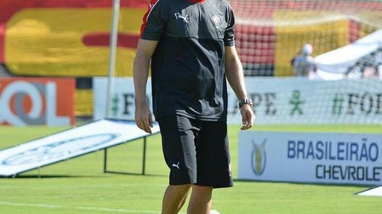 Imagem Angelo Alves e mais três funcionários são demitidos do Vitória