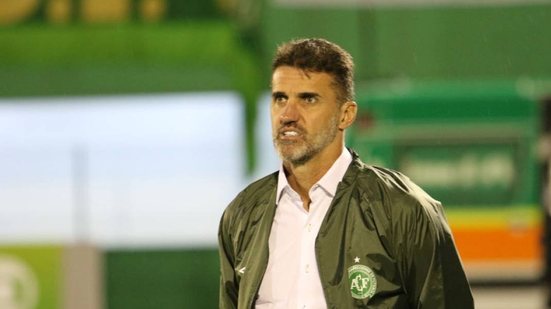 Imagem Novo técnico do Vitória, Mancini rebate diretores da Chapecoense em programa ao vivo