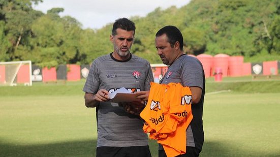 Imagem Vagner Mancini comanda treino fechado e ainda não define time titular para domingo
