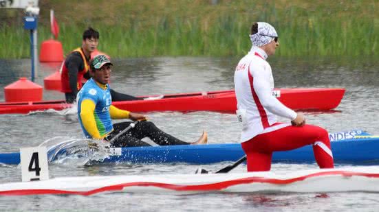 Imagem Isaquias Queiroz conquista medalha de prata no Mundial de canoagem sub-23