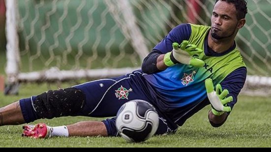 Imagem Justiça autoriza goleiro Bruno a dar aulas de futebol para crianças