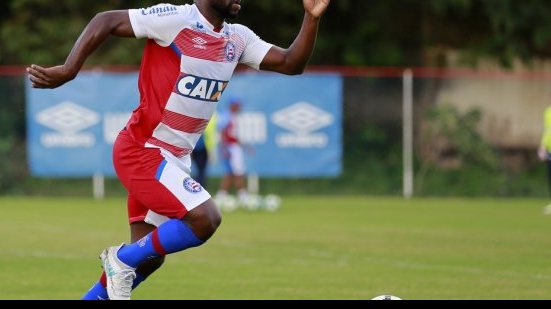 Imagem Preto admite chance de escalar Armero na lateral