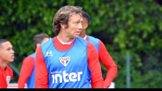 Imagem Quatro jogadores disputam vaga na zaga do São Paulo para duelo com o Bahia