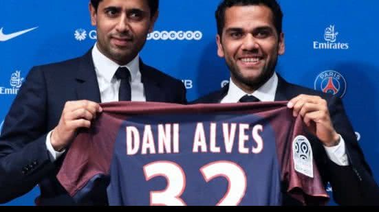 Imagem Daniel Alves aceitou o PSG há quase um mês após indicação de Neymar