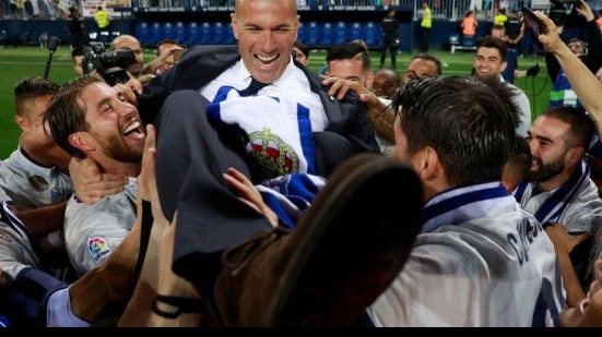 Imagem Zidane renova com o Real Madrid até 2020
