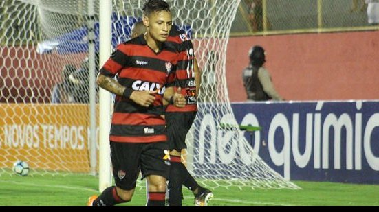 Imagem Complicou: Vitória perde para o Avaí e volta a ser vice-lanterna do Brasileirão