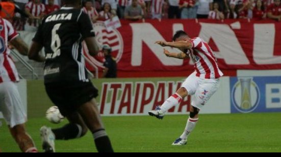 Imagem Náutico vence o Figueirense e dorme fora da lanterna
