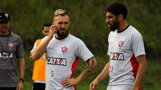 Imagem "Vou me esforçar ao máximo pra voltar 110%", diz Willian Farias após sentir joelho novamente
