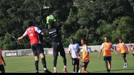 Imagem Vitória faz treino fechado de olho no líder Corinthians