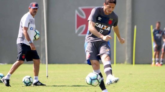 Imagem Revelado no Vitória, zagueiro fará reestreia pelo Vasco contra o Bahia, na Fonte Nova