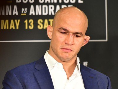 Imagem Por possível doping, brasileiro Junior Cigano está fora do UFC 215