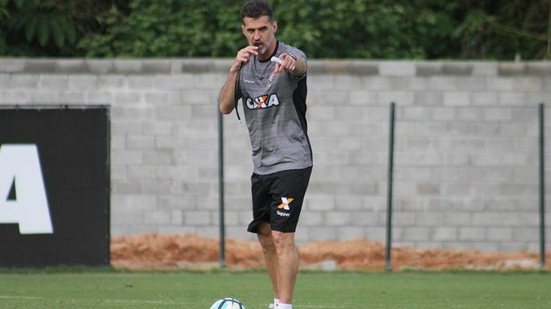 Imagem Depois de bater Corinthians, Mancini acredita em Vitória diferente no segundo turno do Brasileirão