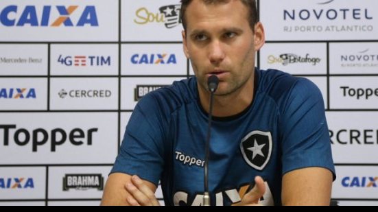 Imagem  Zagueiro argentino espera recuperação do Botafogo contra o Bahia