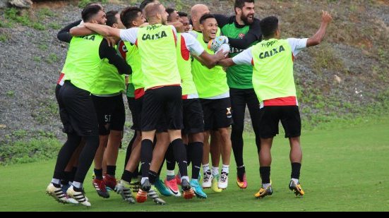 Imagem Vitória encerra preparação e segue para Curitiba com 20 jogadores