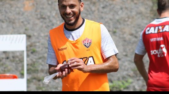 Imagem Vitória perde dois jogadores para duelo com o Fluminense
