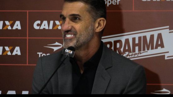 Imagem Mancini comemora campanha do Vitória fora de casa e exalta atletas