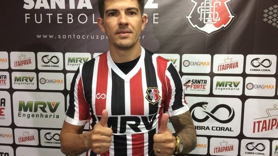 Imagem Menos de uma semana após ser apresentado no Santa, zagueiro ex-BaVi pede rescisão