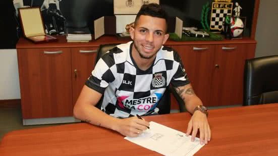 Imagem Dispensado por Petkovic, jóia da base do Vitória acerta com clube português