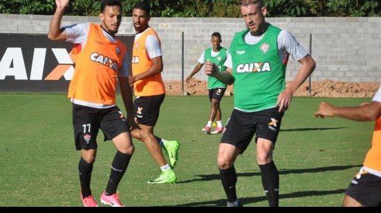 Imagem Titulares do Vitória treinam com bola de olho no Fluminense