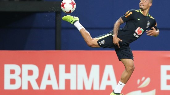 Imagem Vídeo: Neymar e Gabriel Jesus dão show de talento em Manaus