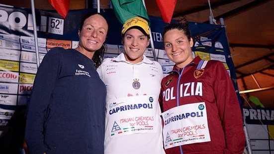 Imagem Com tranquilidade, Baiana Ana Marcela vence prova &quot;Capri-Napoli&#039; de maratona aquática