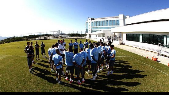 Imagem  Fluminense faz coletivo de olho no Vitória