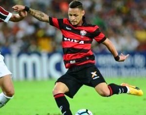 Imagem Neílton destaca poder de contra ataque do Vitória para confronto com o Flu