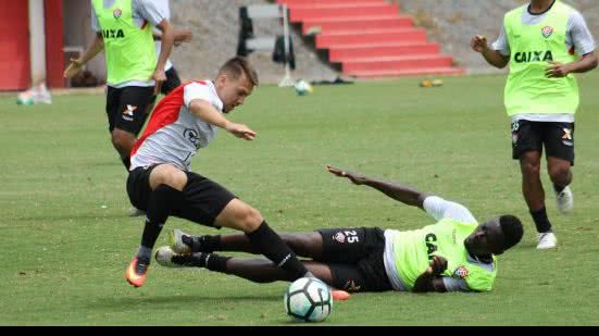 Imagem Mancini testa Vitória com Fillipe Soutto e Patric
