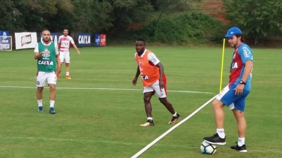 Imagem Preto Casagrande comanda treino técnico e tático no Fazendão