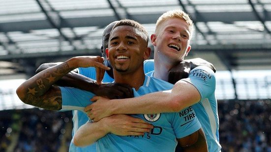 Imagem Manchester City goleia Liverpool por 5 a 0, com dois gols de Gabriel Jesus