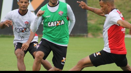 Imagem Mancini elogia Kieza e Cleiton Xavier e comemora retorno dos jogadores