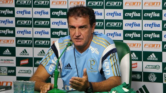 Imagem Cuca se irrita com repórter após ser perguntado se foi procurado para voltar ao Atlético Mineiro
