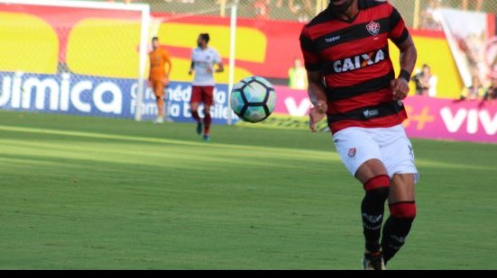 Imagem Juninho e Tréllez deixam campo lesionados e preocupam no Vitória
