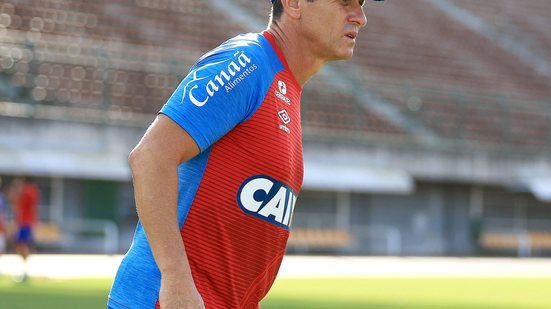 Imagem Jorginho, ex-Bahia e Eduardo Baptista são favoritos para assumir a Chapecoense