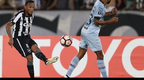 Imagem Botafogo e Grêmio empatam pelas quartas de final da Libertadores