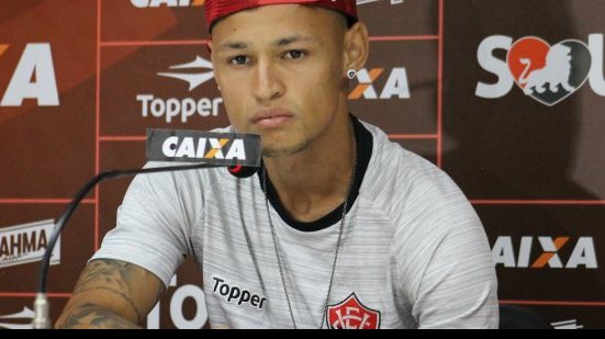 Imagem Neilton comemora boa fase e credita a chegada de Mancini