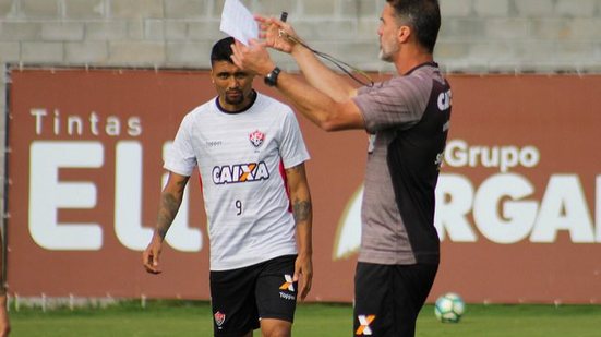 Imagem Vitória finaliza preparação e está relacionado para enfrentar o São Paulo