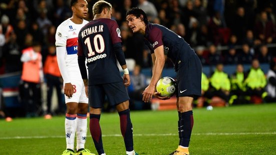Imagem Bônus de R$ 4 milhões por artilharia do francês explica "fominhagem" de Cavani