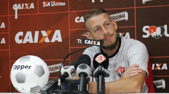 Imagem Uillian Correia fala sobre polêmica entre Kanu e São Paulo: "Não pode dar armas aos adversários"