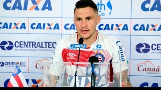 Imagem  Tiago não sente mais dores na coxa e deve reforçar o Bahia contra Grêmio