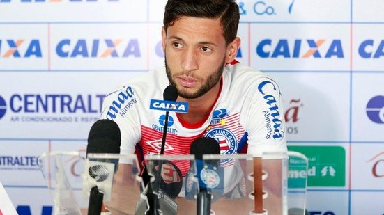 Imagem Lateral do Bahia pede calma antes de jogo decisivo contra o Grêmio