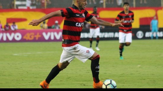 Imagem Vitória consegue efeito suspensivo e Yago enfrenta o Atlético-MG