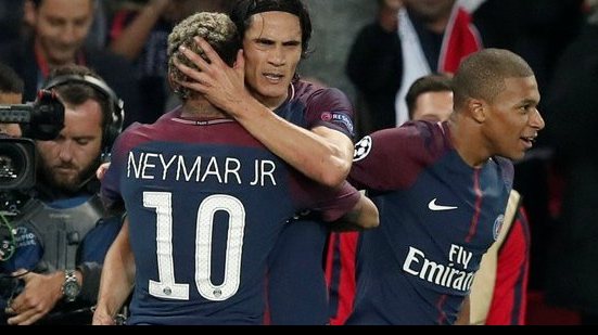 Imagem Com gols de Neymar e Dani Alves, PSG atropela o Bayern na Liga