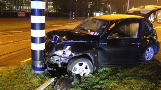 Imagem Agüero sofre acidente de carro, fratura a costela e ficará dois meses afastado