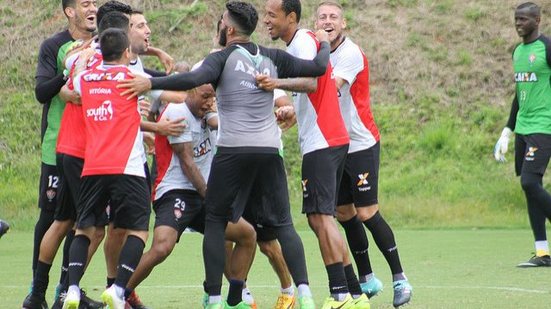 Imagem À Procura da Felicidade: Vitória pega o Botafogo fora de casa, tentando se distanciar do Z4
