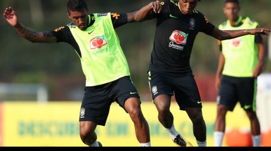 Imagem Tite testa Seleção com Thiago Silva na zaga e Coutinho no meio