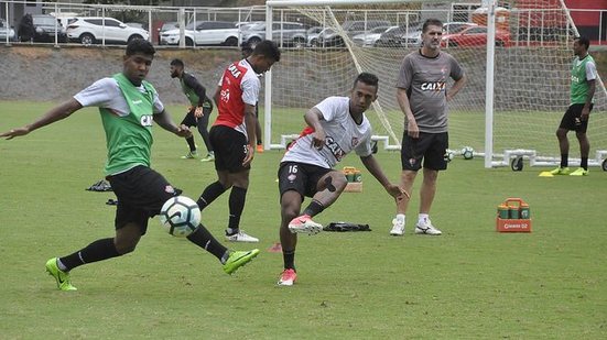 Imagem Com presença de Caíque Sá e Juninho, Vitória treina visando Sport; Farias ficou na academia