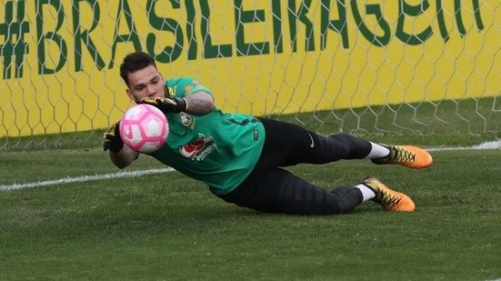 Imagem Tite escala seleção brasileira com duas mudanças para pegar o Chile