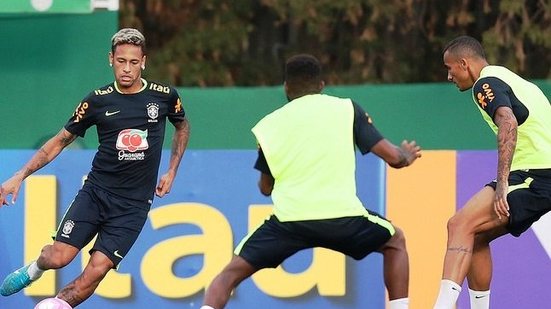 Imagem Seleção Brasileira: Tite comanda trabalho coletivo em campo reduzido