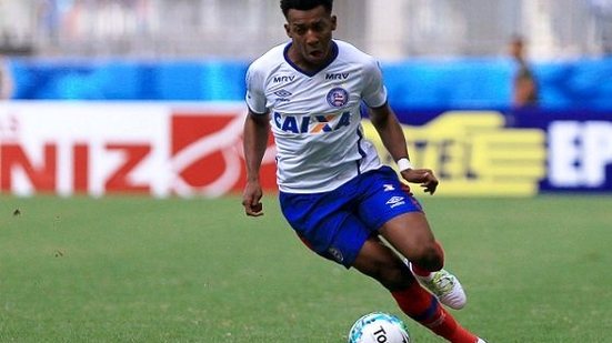 Imagem Reserva no Corinthians, lateral pode voltar ao Bahia em negociação envolvendo Zé Rafael